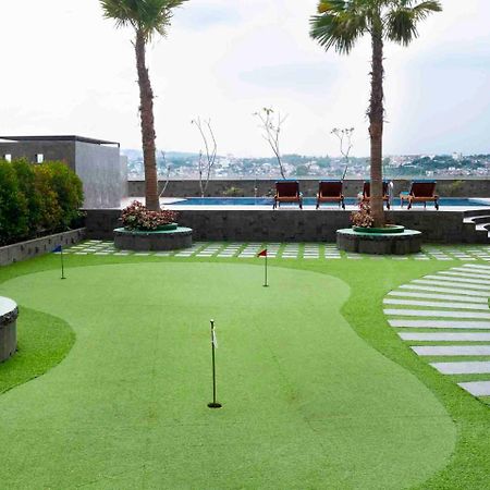 Harris Hotel Sentraland Semarang Exterior photo