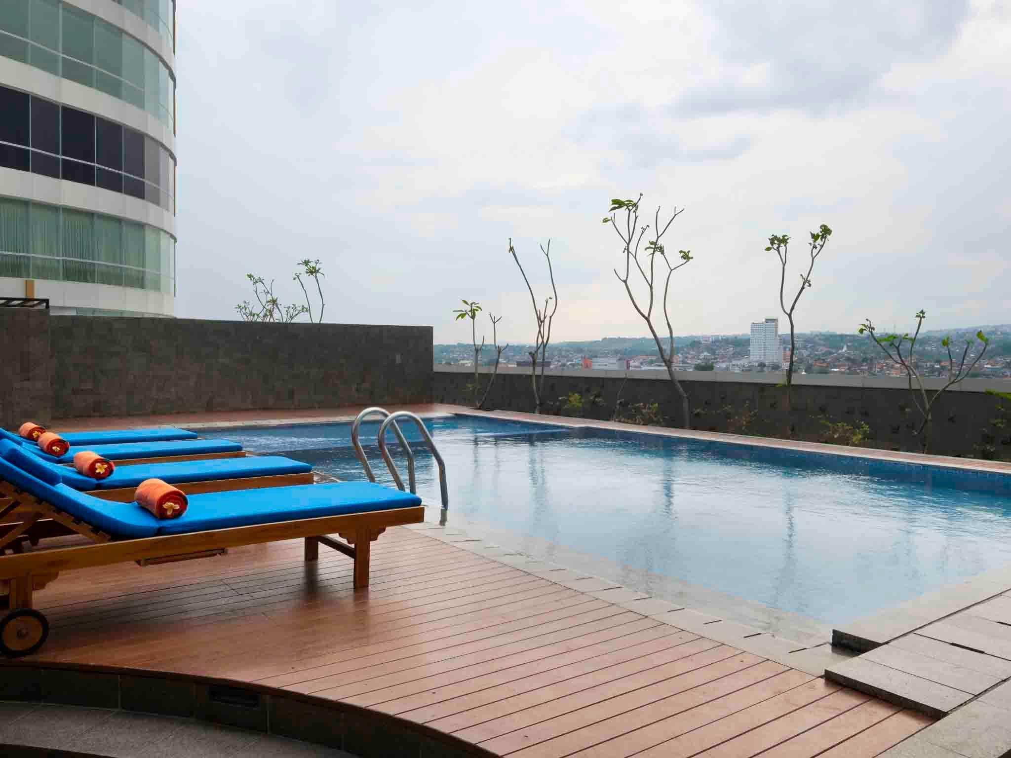 Harris Hotel Sentraland Semarang Exterior photo