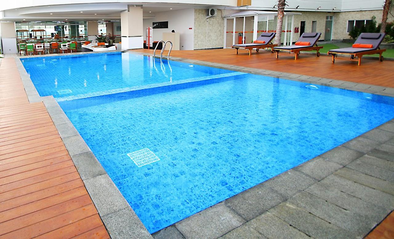 Harris Hotel Sentraland Semarang Exterior photo