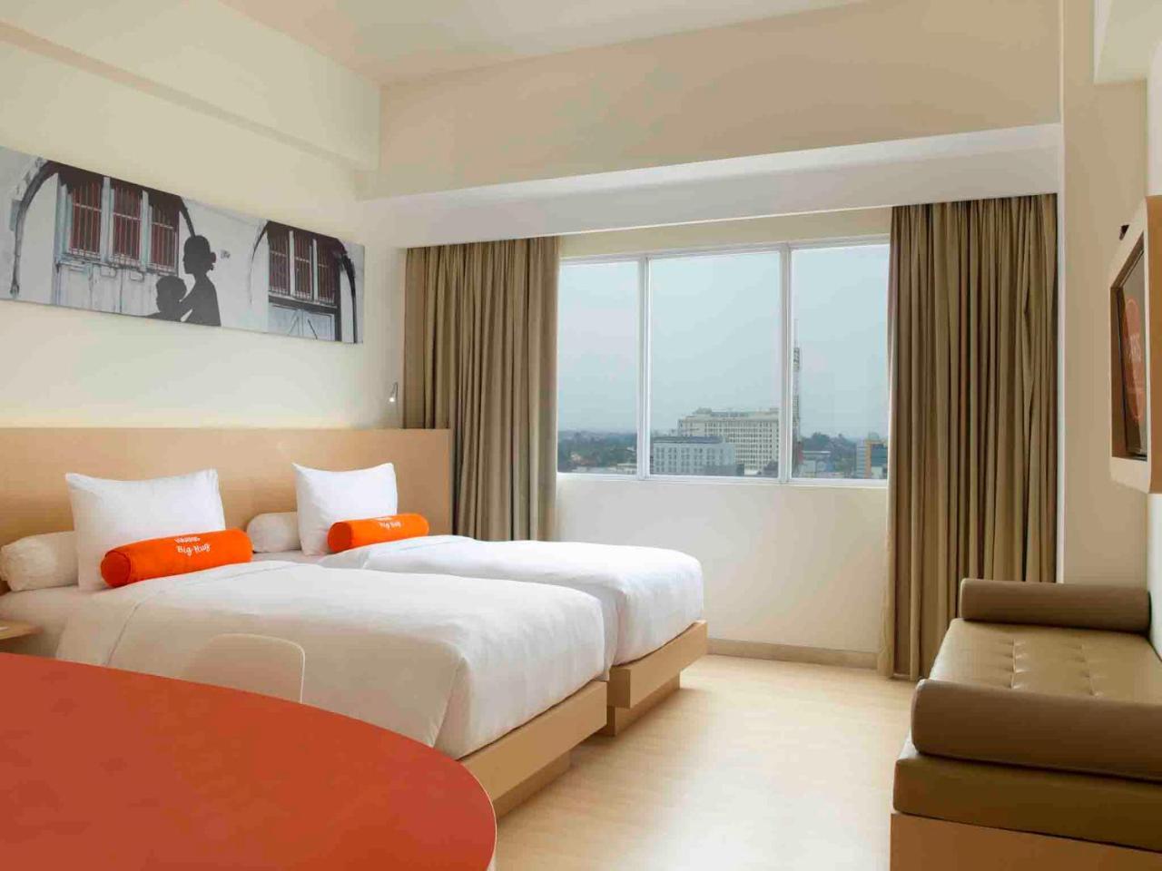 Harris Hotel Sentraland Semarang Exterior photo