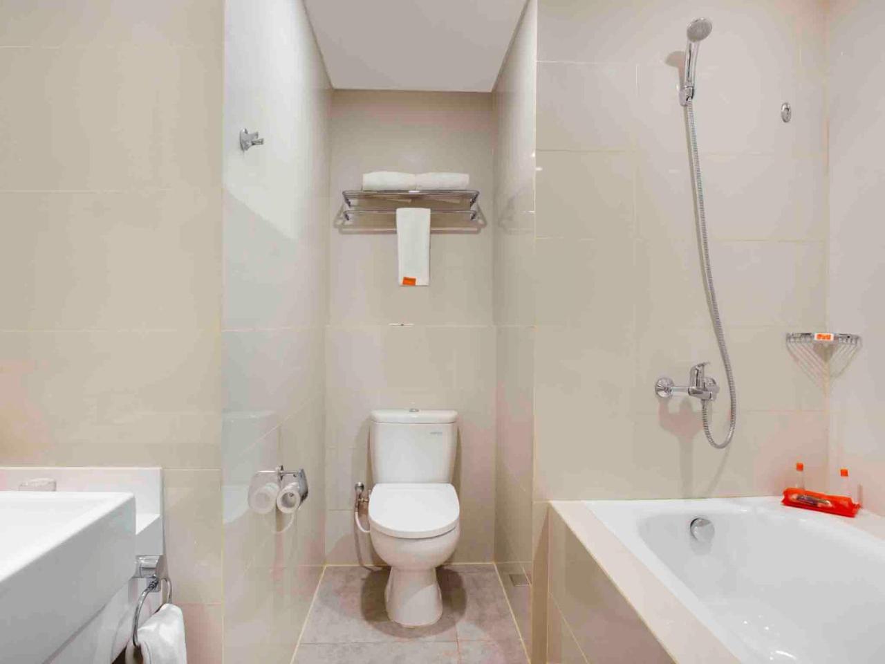 Harris Hotel Sentraland Semarang Exterior photo